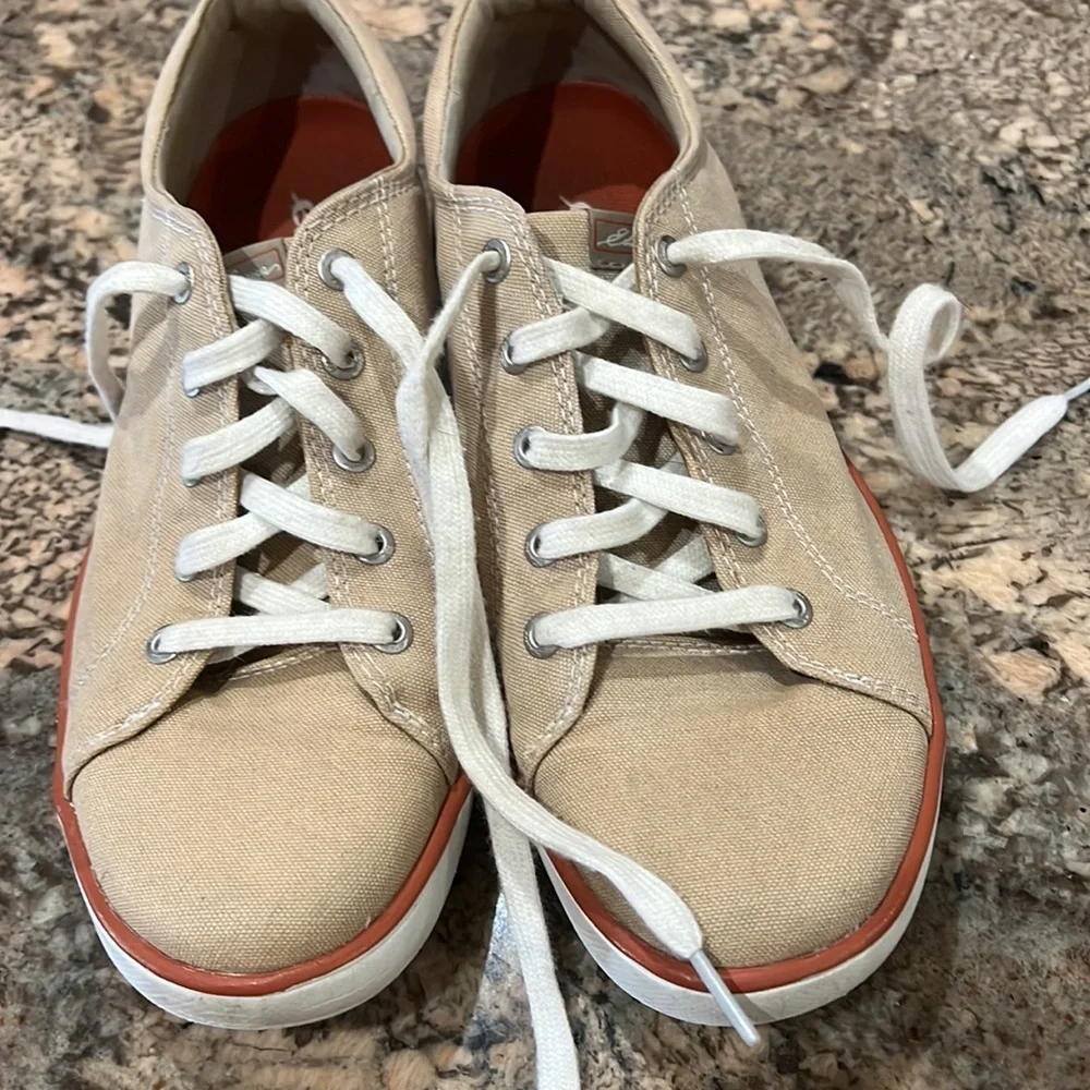 Eddie Bauer Tennys